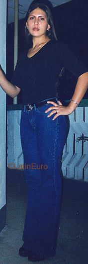 Date this voluptuous Honduras girl Waldina from Comayagua N3879