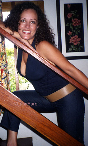 Date this fun Brazil girl Andrea from PORTO B9226