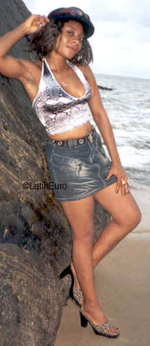 Date this hot Ivory Coast girl Nadege from Abidjan A9810