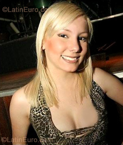 Date this beautiful Brazil girl Camila from Curitiba B-122