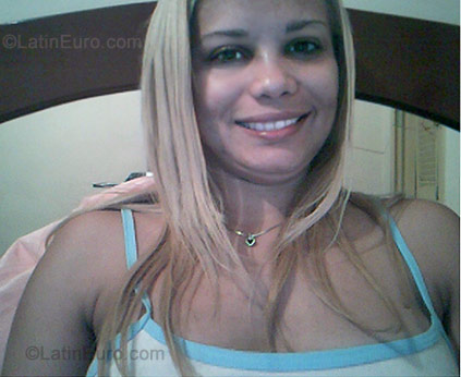 Date this cute Brazil girl Kelly from Sao Paulo B-161