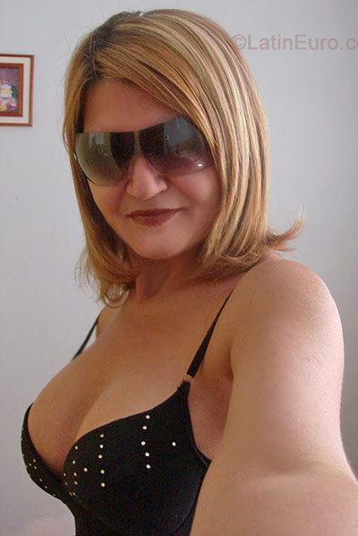 Date this fun Brazil girl Divina from Vila Velha BR4044
