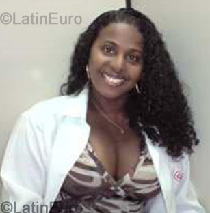 Date this passionate Brazil girl Ilzalee from Sao Jose Dos Pinhais B-172