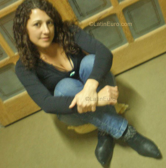 Date this voluptuous Brazil girl Rosimeri from Tubaraoa BR4046