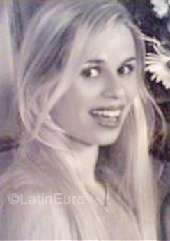 Date this voluptuous Brazil girl Maria from Santos B-186