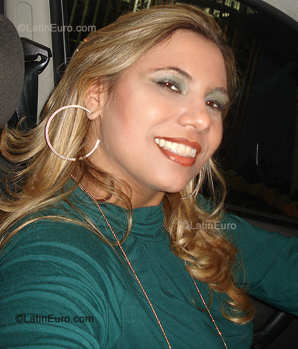 Date this stunning Brazil girl Cristiana from Mogi Guacu B-236