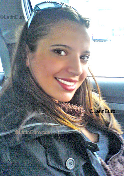 Date this sultry Brazil girl Maressa from Santos B-247