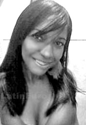 Date this lovely Brazil girl Roberta from Recife B-29