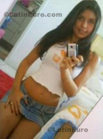 Date this attractive Brazil girl Caroline from Juatuba BR3943