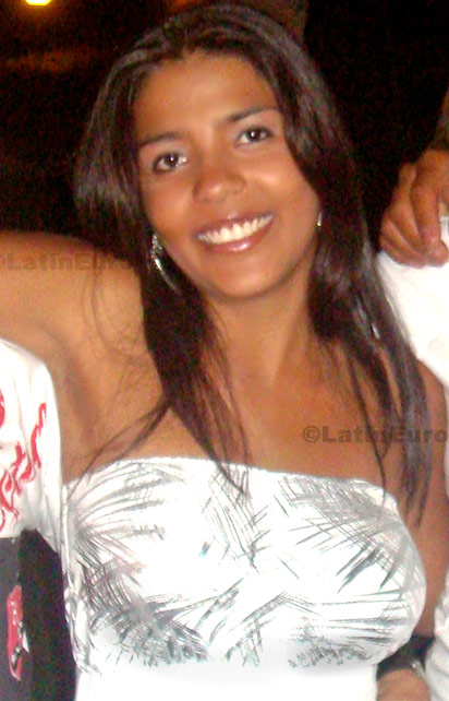 Date this voluptuous Brazil girl Fernanda from Montes Claros B-79