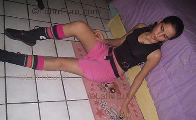 Date this hot Brazil girl Dandara from Teresina B1003