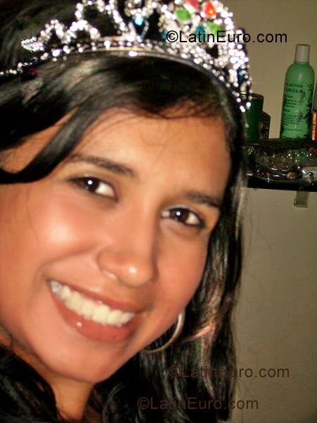 Date this sultry Brazil girl Natalia from Petropolis B1024