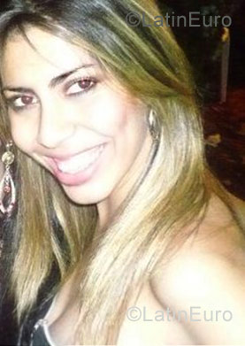 Date this gorgeous Brazil girl Fernanda from Uberlandia B1027