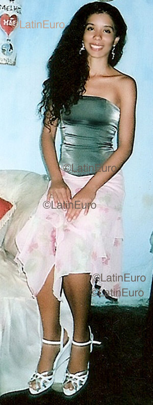 Date this hot Brazil girl Sara from Itaparica B1050