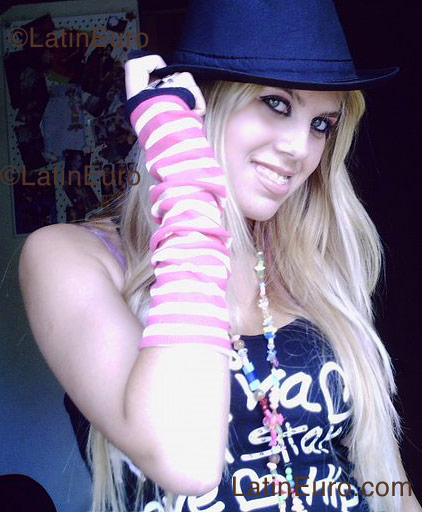 Date this hard body Brazil girl May from Joao Pessoa B1156