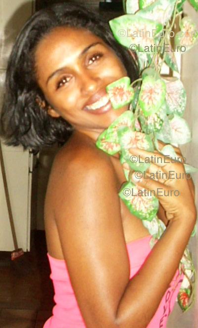 Date this happy Brazil girl Adrina from Rio de Janeiro B1205