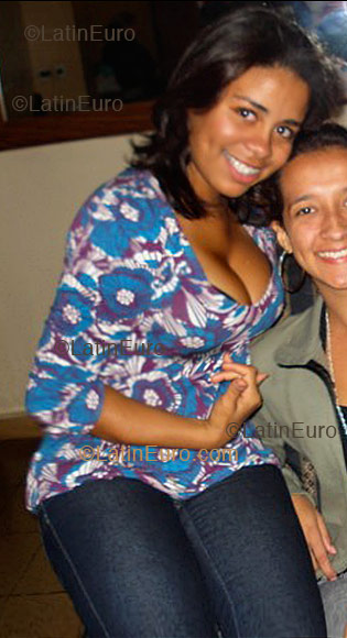 Date this gorgeous Brazil girl Izah from Belo Horizonte B1318