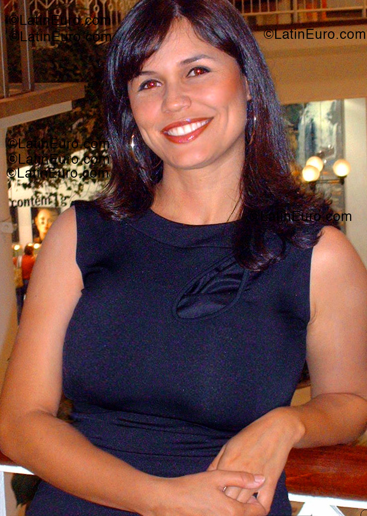 Date this delightful Brazil girl Elizabeth from Belo Horizonte B1339