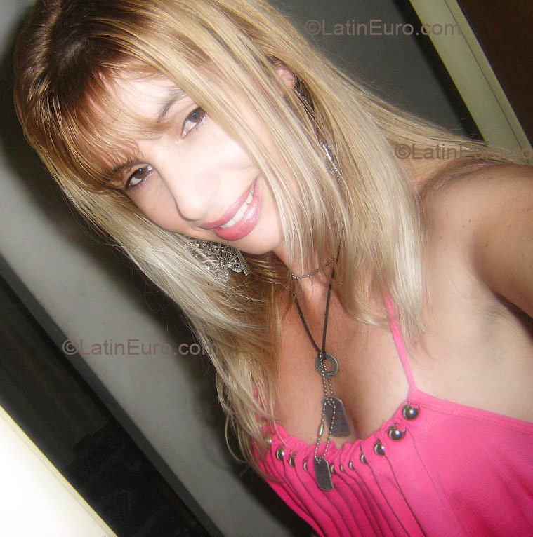 Date this charming Brazil girl Elisangela from Mirandopolis B1376