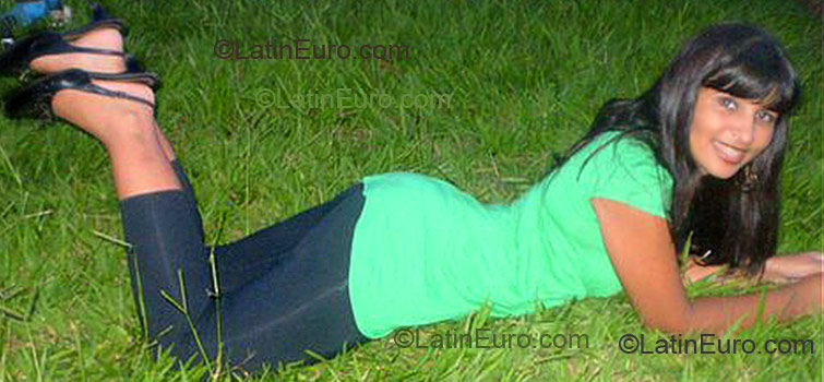 Date this sultry Brazil girl Arenice from Palmas B1378