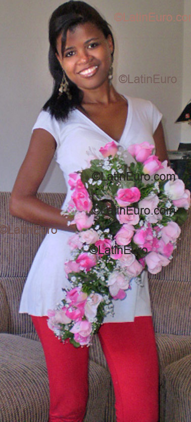 Date this pretty Brazil girl Ana from Tres  Coracoes B1399