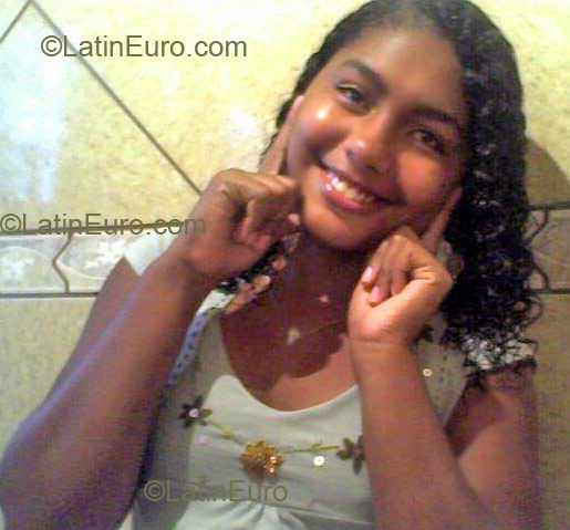 Date this beautiful Brazil girl Ana from Belford Roxo B1403