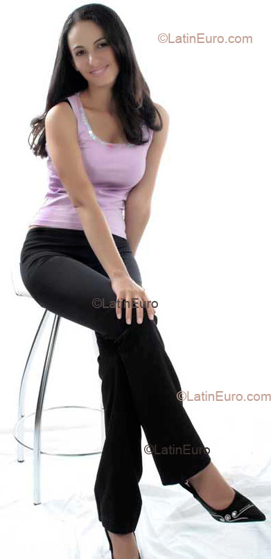 Date this georgeous Brazil girl Edvania from Palmas B1419