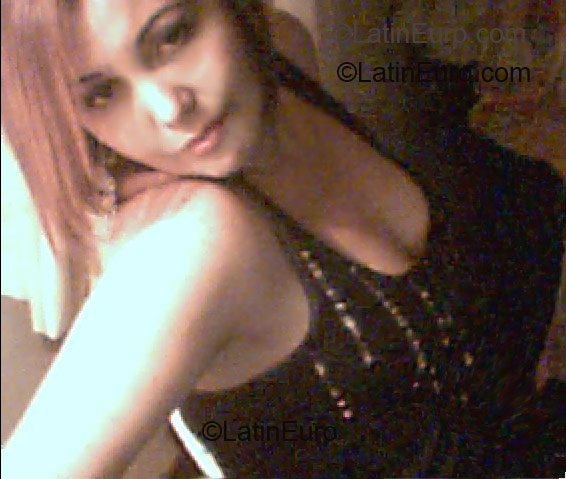 Date this funny Brazil girl Daniella from Santos B1431