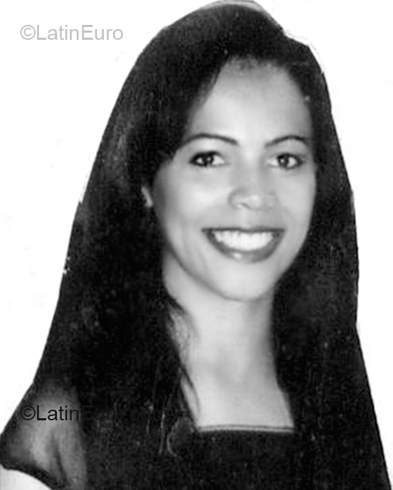 Date this stunning Brazil girl Diva from Brasilia B1477