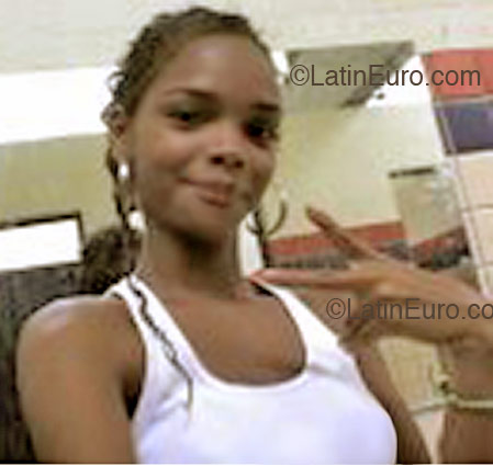 Date this lovely Brazil girl Monique from Paulista B1605
