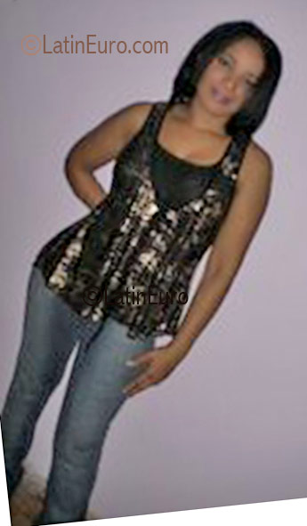 Date this voluptuous Brazil girl Marlucia from  B1644