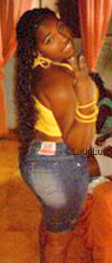 Date this attractive Brazil girl Marcelle from Rio de Janeiro B1656