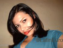 Date this nice looking Brazil girl Pamella from Rio de Janeiro B1673