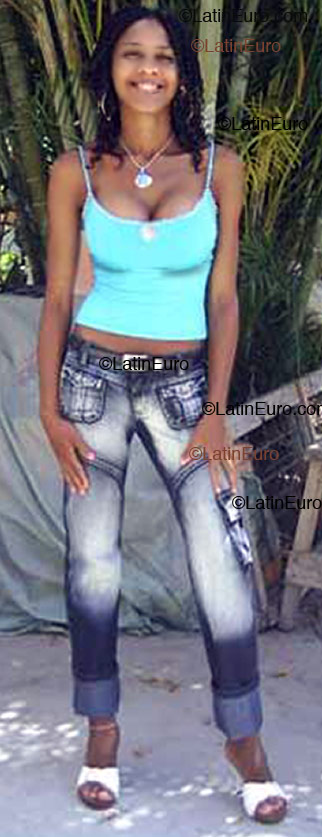 Date this charming Brazil girl Miriene from Dias D'avila B1729