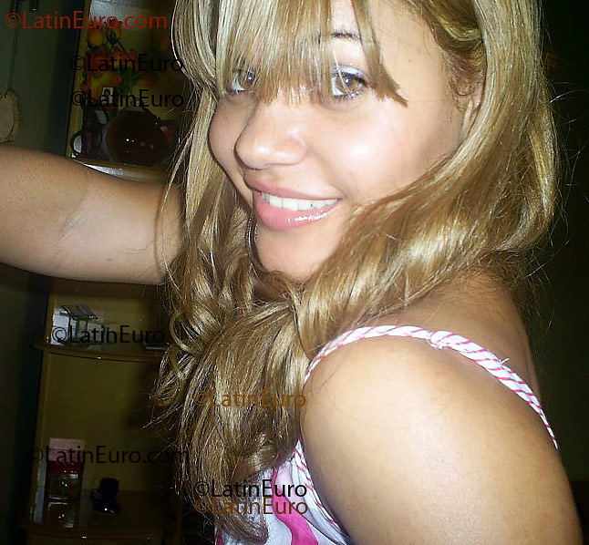 Date this passionate Brazil girl Ludmilla from Goiania B1776