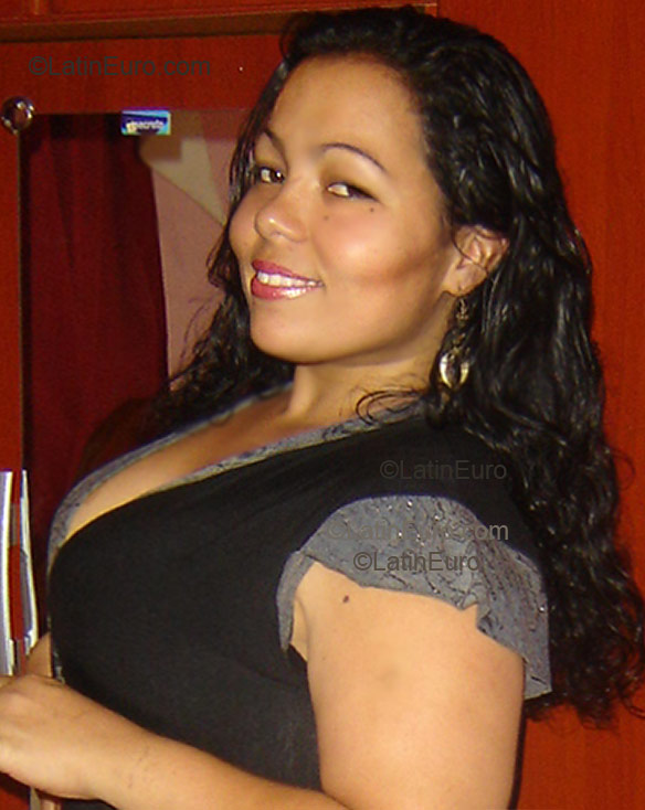 Date this charming Brazil girl Valeria from Sao Vicente B1844