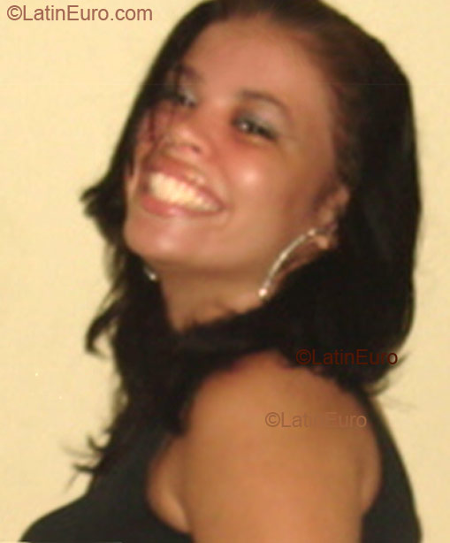 Date this beautiful Brazil girl Ariadne from Vitoria B1845