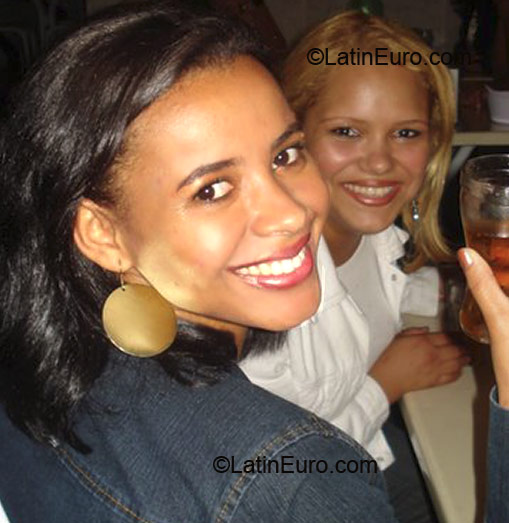 Date this sensual Brazil girl Rebeca from Jequie B1852