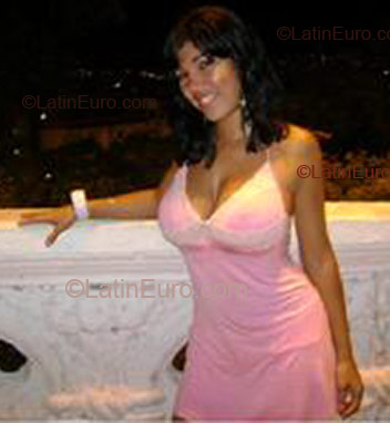 Date this passionate Brazil girl Elisabeth from Salvador B1860