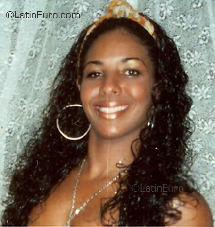 Date this funny Brazil girl Vald from Salvador B1911