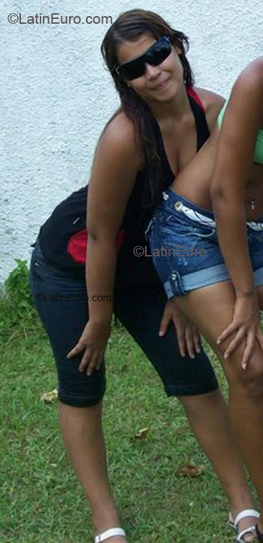 Date this stunning Brazil girl Sheyline from Rio de Janeiro B1923