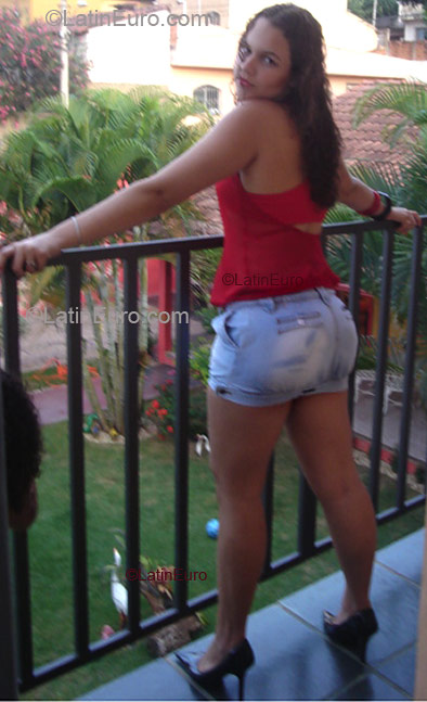 Date this funny Brazil girl Amanda from Governado Valadares B2016