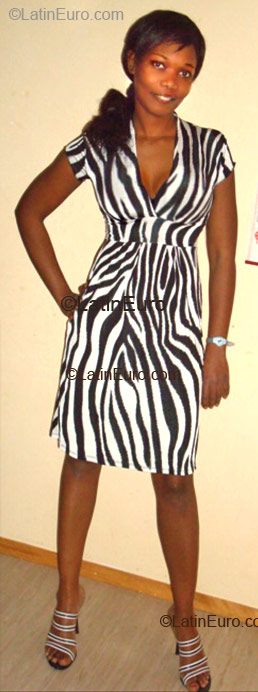 Date this tall Brazil girl Lathifa from Munich B2017