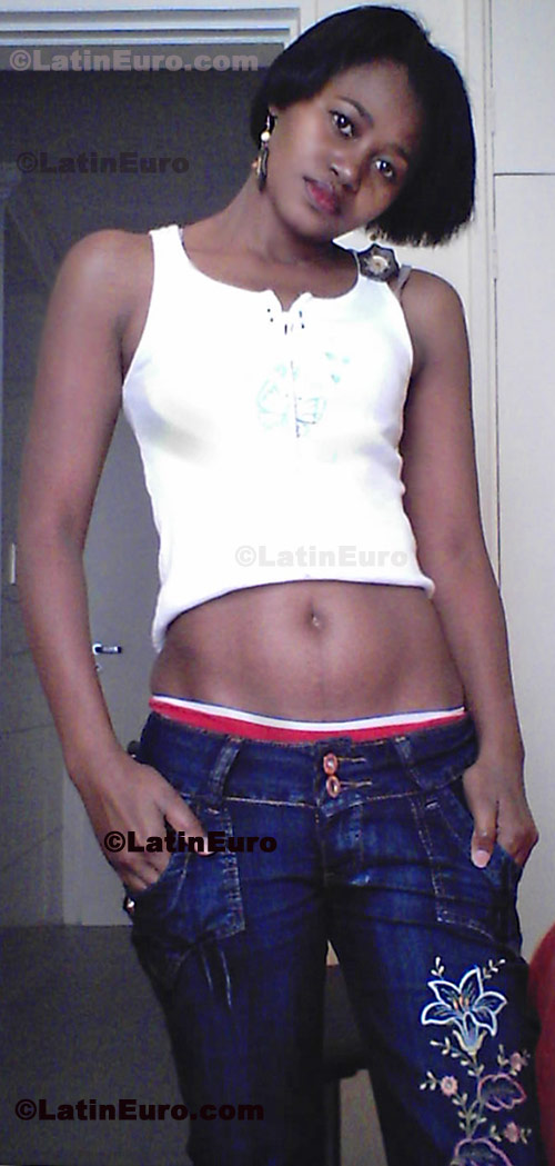 Date this stunning Brazil girl Irani from Embu B205