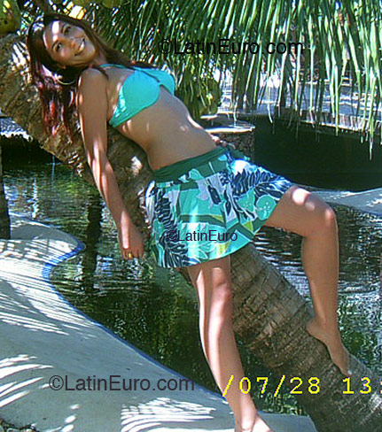 Date this stunning Brazil girl Jaqueline from Recife B2078