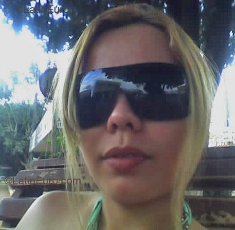 Date this hard body Brazil girl Kelly from  B2200