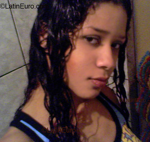 Date this georgeous Brazil girl Fernanda from Joinville B2215