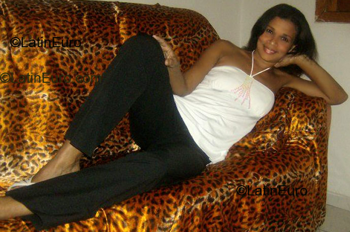 Date this good-looking Brazil girl Edinalva from Rio de Janeiro B2270
