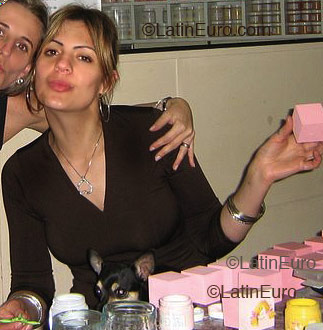 Date this delightful Brazil girl Taci from CURITIBA B2279