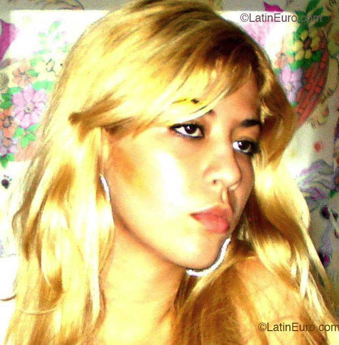 Date this voluptuous Brazil girl Amira from Rio Branco B2302